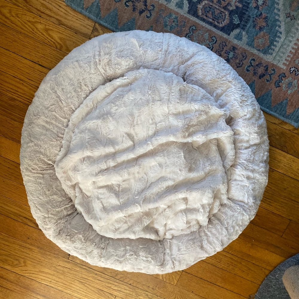 NWT Pet bed for small dogs and/or cats 🐱🐶
